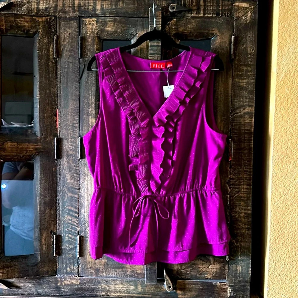 Elle Sleeveless ruffled blouse NWT XL peplum type waist